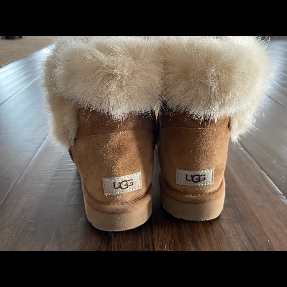 Women’s Ugg boots size 9